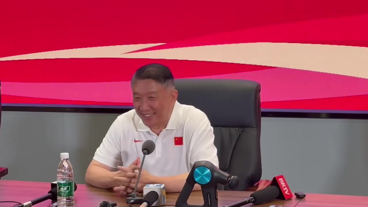mk体育平台网页版入口宫鲁鸣：新一届女篮刚开始磨合可能不太好 篮板转化效率需提升